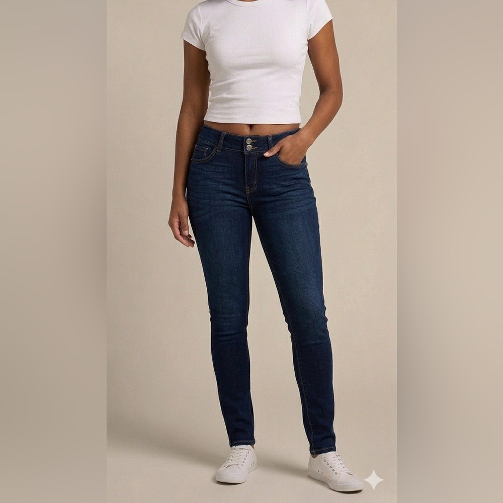 Kancan Dark Wash Double Buttoned Mid-Rise Skinny Jeans Size 31